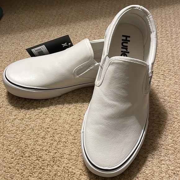 Hurley NWT size 4 court shoe Leather - Picture 2 of 16